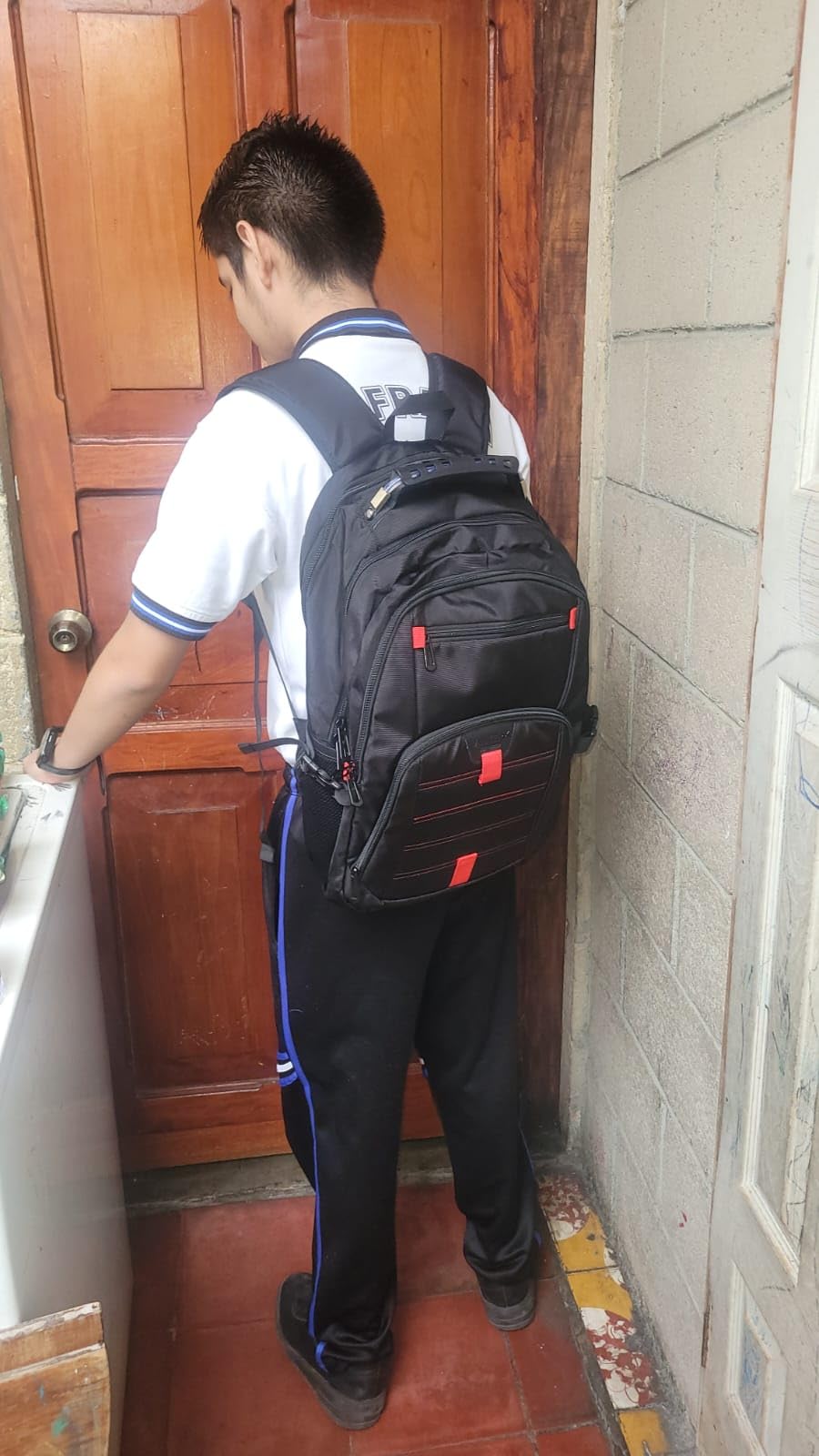 ANTERK Extra Large Travel Laptop Backpack 17.3 In Carry on Backpack for Men customer photo 1