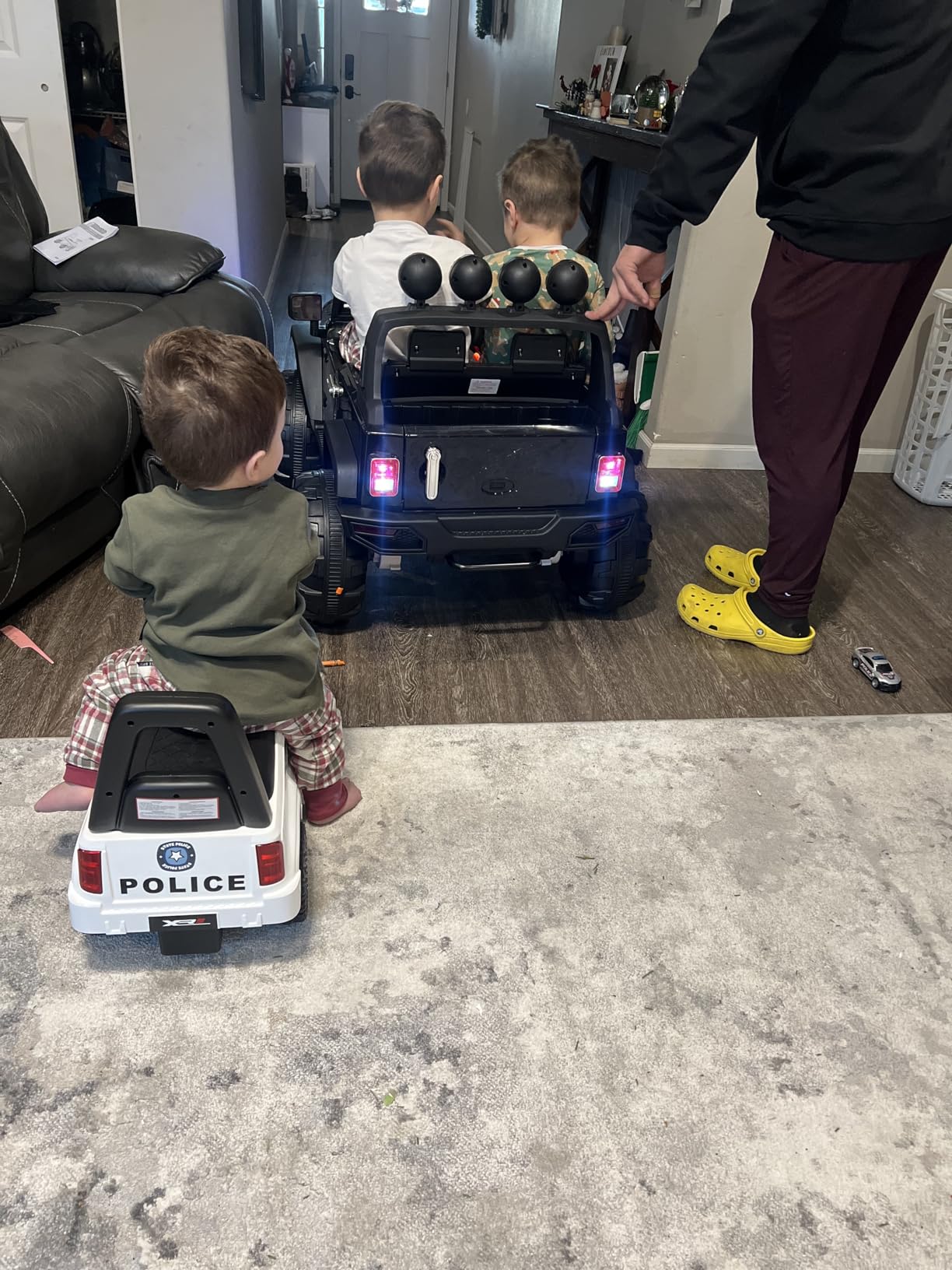 OLAKIDS Ride On Push Police Car, Toddler Foot-to-Floor Sliding Toy with Siren, Steering Wheel, Megaphone, Horn, Headlights, Under Seat Storage, Kids Racer Walking Gift for Boys Girls 1-3 (White) customer photo 1