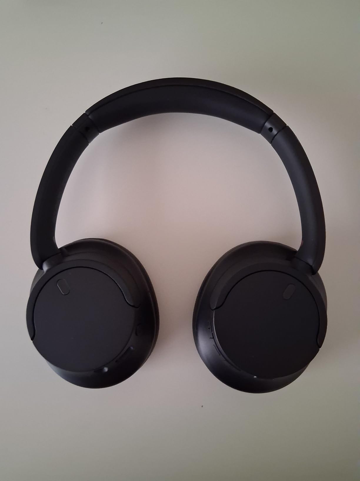 Sony WH-CH720N Wireless Noise Cancelling Over-Ear Headphones, White customer photo 2