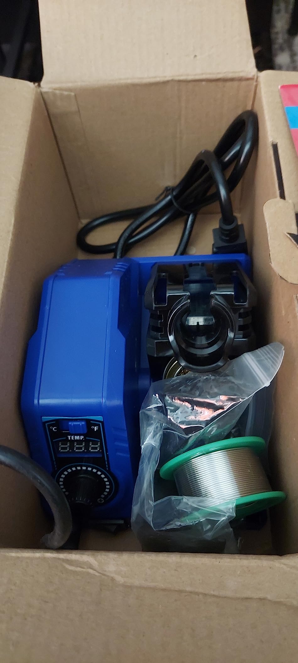 WEP 926LED V1 110W Soldering Iron Station Kit with Solder Wire, 5 Soldering Tips, Tip Cleaner, Tweezers, Desoldering Pump with Precision Temperature Control, Sleep Mode, ℉/℃ customer photo 1