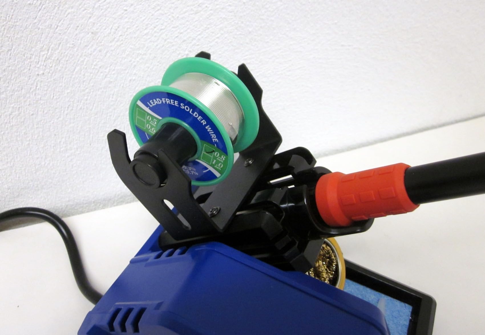WEP 926LED V1 110W Soldering Iron Station Kit with Solder Wire, 5 Soldering Tips, Tip Cleaner, Tweezers, Desoldering Pump with Precision Temperature Control, Sleep Mode, ℉/℃ customer photo 2