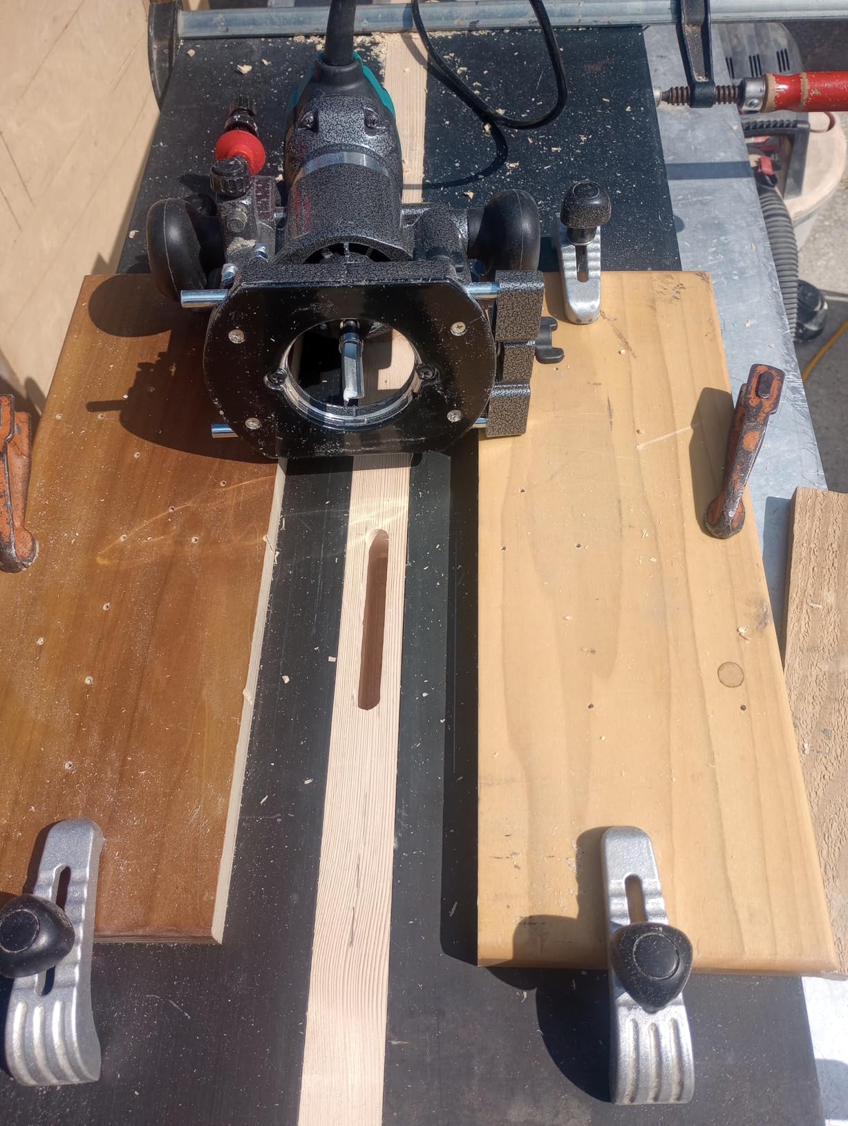 VEVOR Compact Router 1.25HP With Fixed Base, Plunge Base and Tilt Base, Variable Speed Wood Router Kit Max Torque 30,000RPM For Woodworking & Furniture Manufacturing customer photo 2