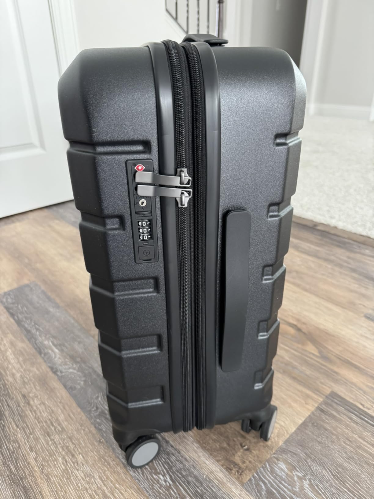 KROSER Hardside Expandable Carry On Luggage with Spinner Wheels & Built-in TSA Lock, Durable Suitcase Rolling Luggage with USB Port, Carry-On 20-Inch, Light Blue customer photo 1