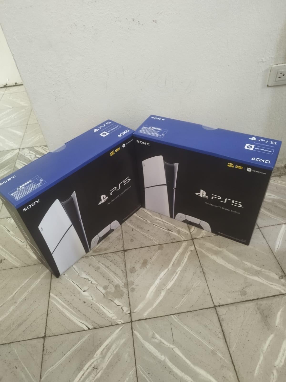 PlayStation®5 Digital Edition (slim) customer photo 1