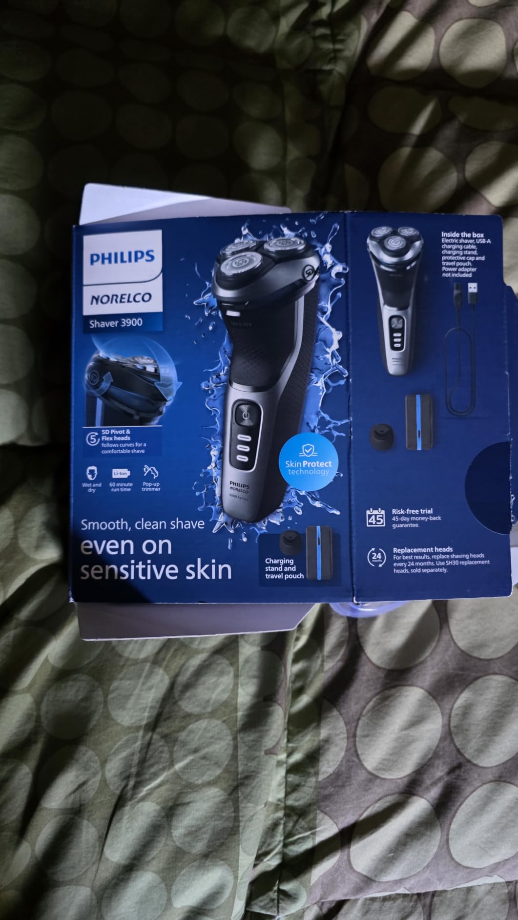 Philips Norelco 3900 Electric Shaver, Storm Blue customer photo 1