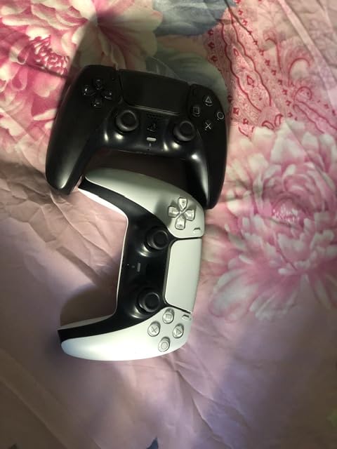 PlayStation DualSense customer photo 2
