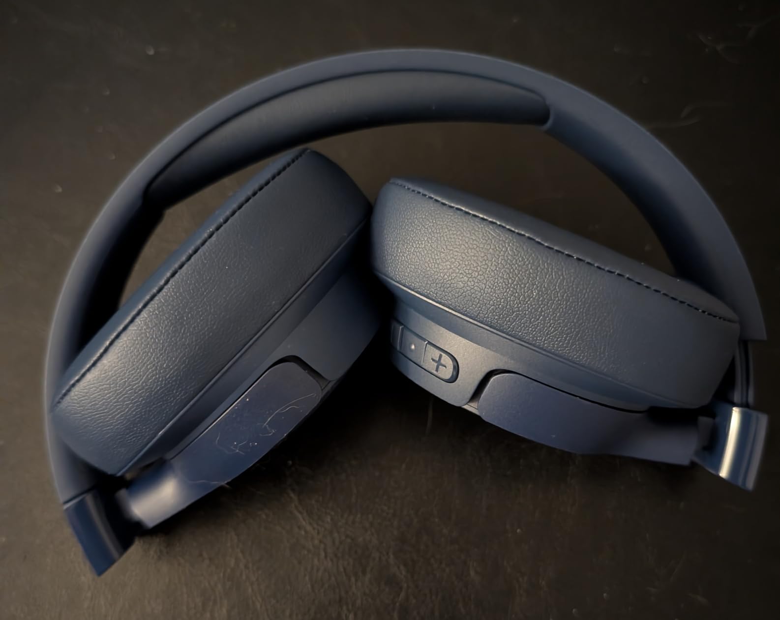 JBL Tune 720BT - Wireless Over-Ear Headphones with JBL Pure Bass Sound, Bluetooth 5.3, Up to 76H Battery Life and Speed Charge, Lightweight, Comfortable and Foldable Design (Black) customer photo 2