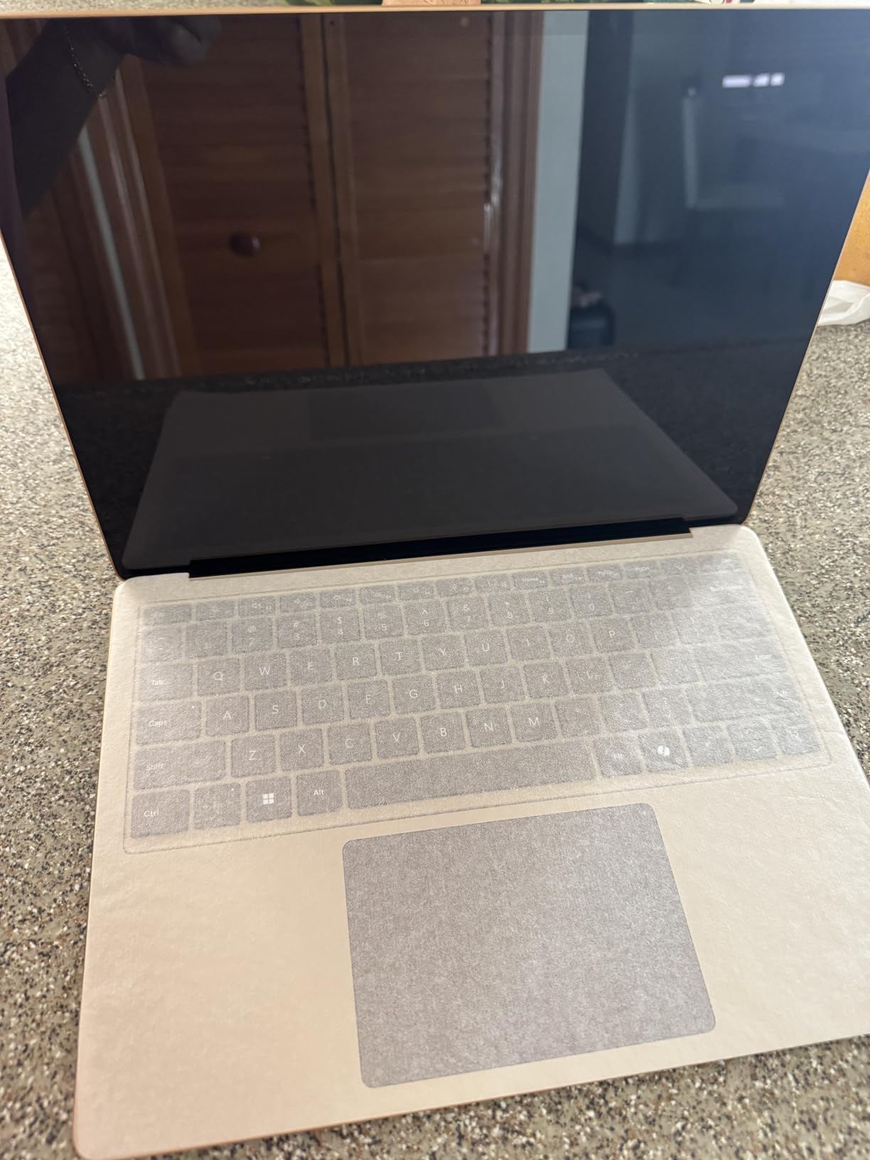 Surface Laptop 13.8 (2024) customer photo 2