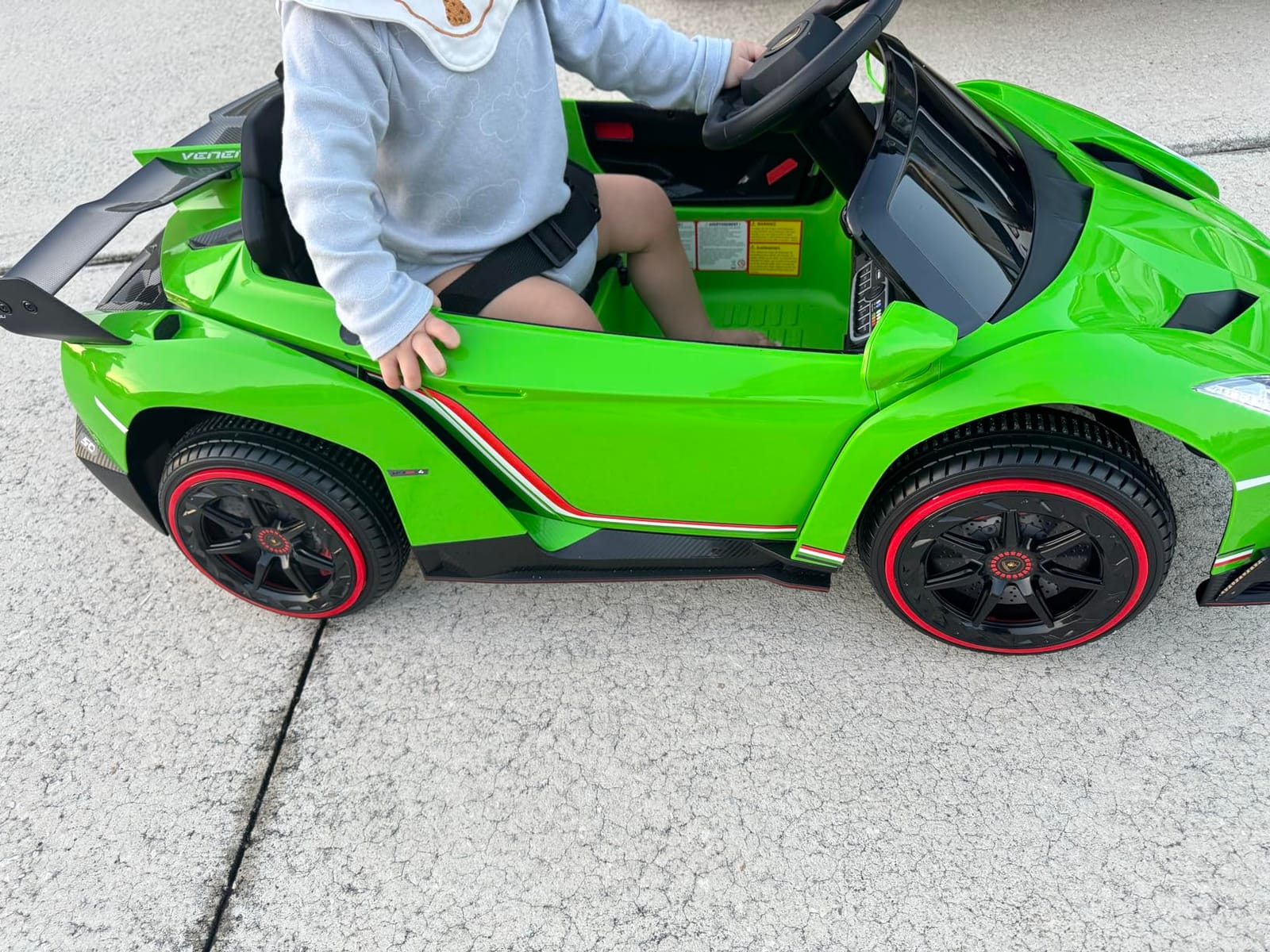 INFANS 2 Seater Kids Ride on Car, 12V 4WD Licensed Lamborghini Veneno Powered Electric Vehicle with Hydraulic Doors, Rocking Mode, Adjustable Speeds, Remote Control, MP3, Headlight (Coral) customer photo 1