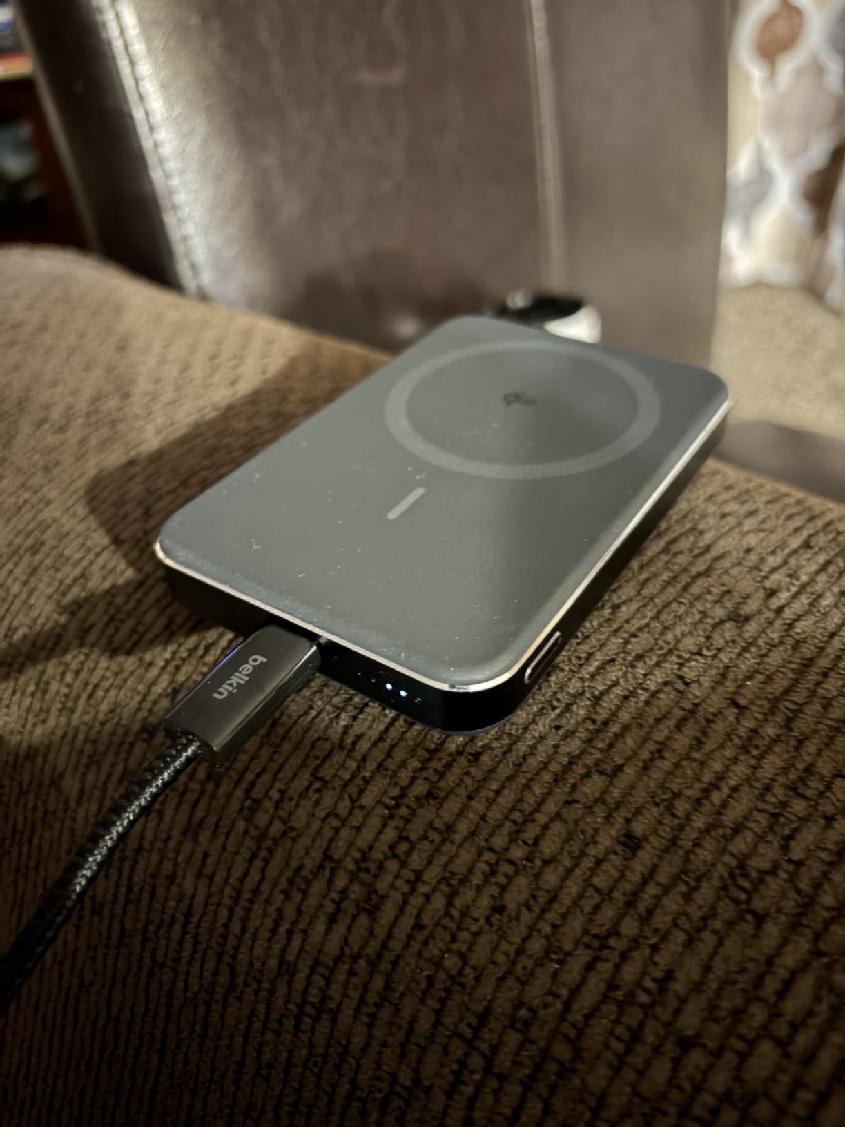 Anker MagGo Power Bank, 10,000mAh Qi2-Certified 15W Portable Charger customer photo 2