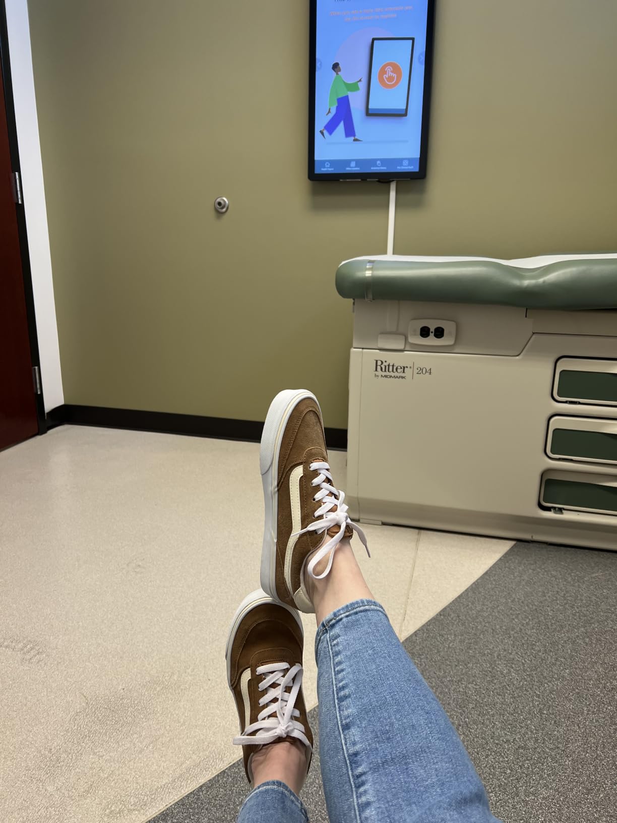 Vans Women's Brooklyn LS Shoe customer photo 2