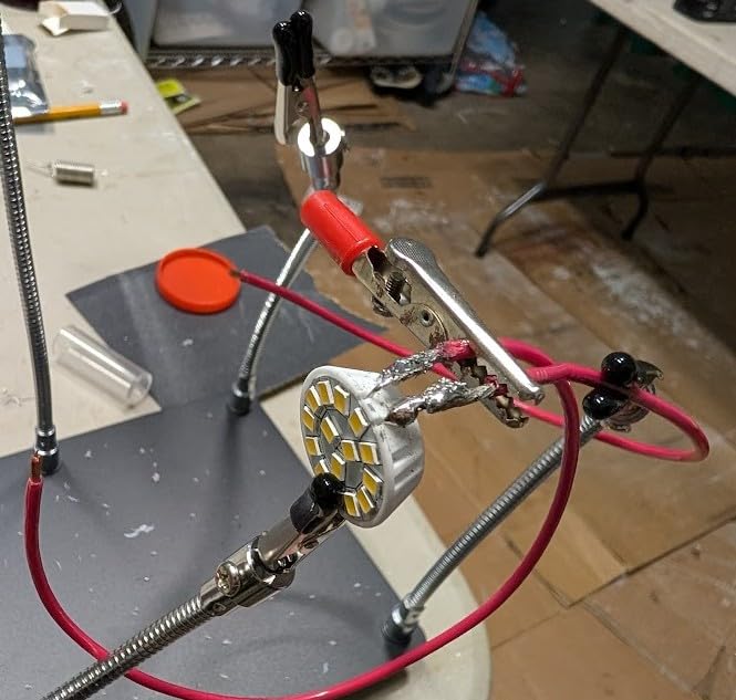 Kaisiking Helping Hands Soldering Station with Magnifying Glass customer photo 1