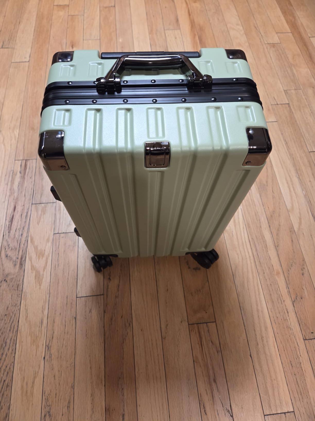 Krute Zipperless Luggage with Spinner Wheels 100% PC Hardside 24in Suitcase customer photo 1