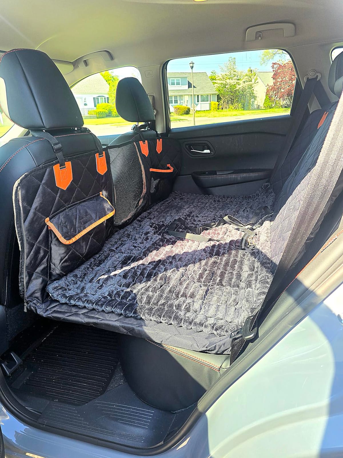 IJVAE Dog Seat Cover for Back Seat, Hard Bottom Back Seat Extender Holds 500 lbs, Waterproof & Nonslip Car Hammock for Large Pets, Comfortable Travel Seat Protector for SUV and Sedan customer photo 1