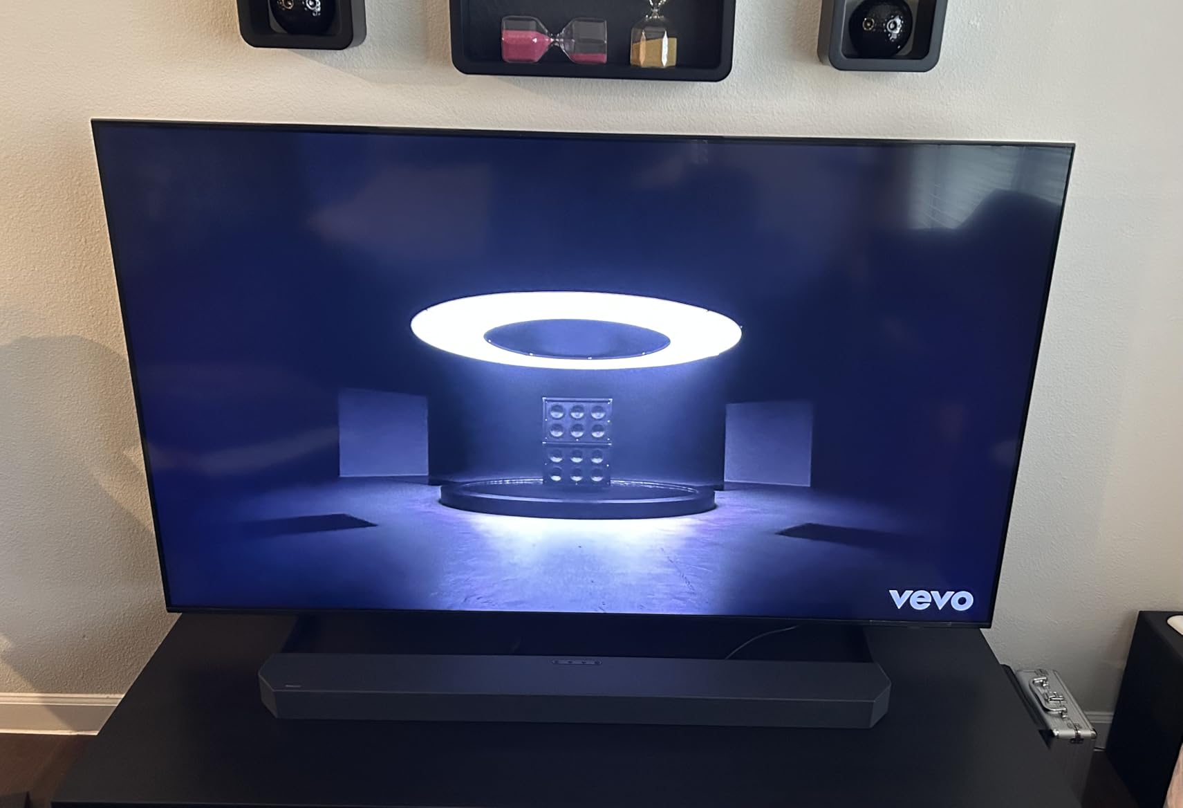 Samsung Q8F customer photo 2