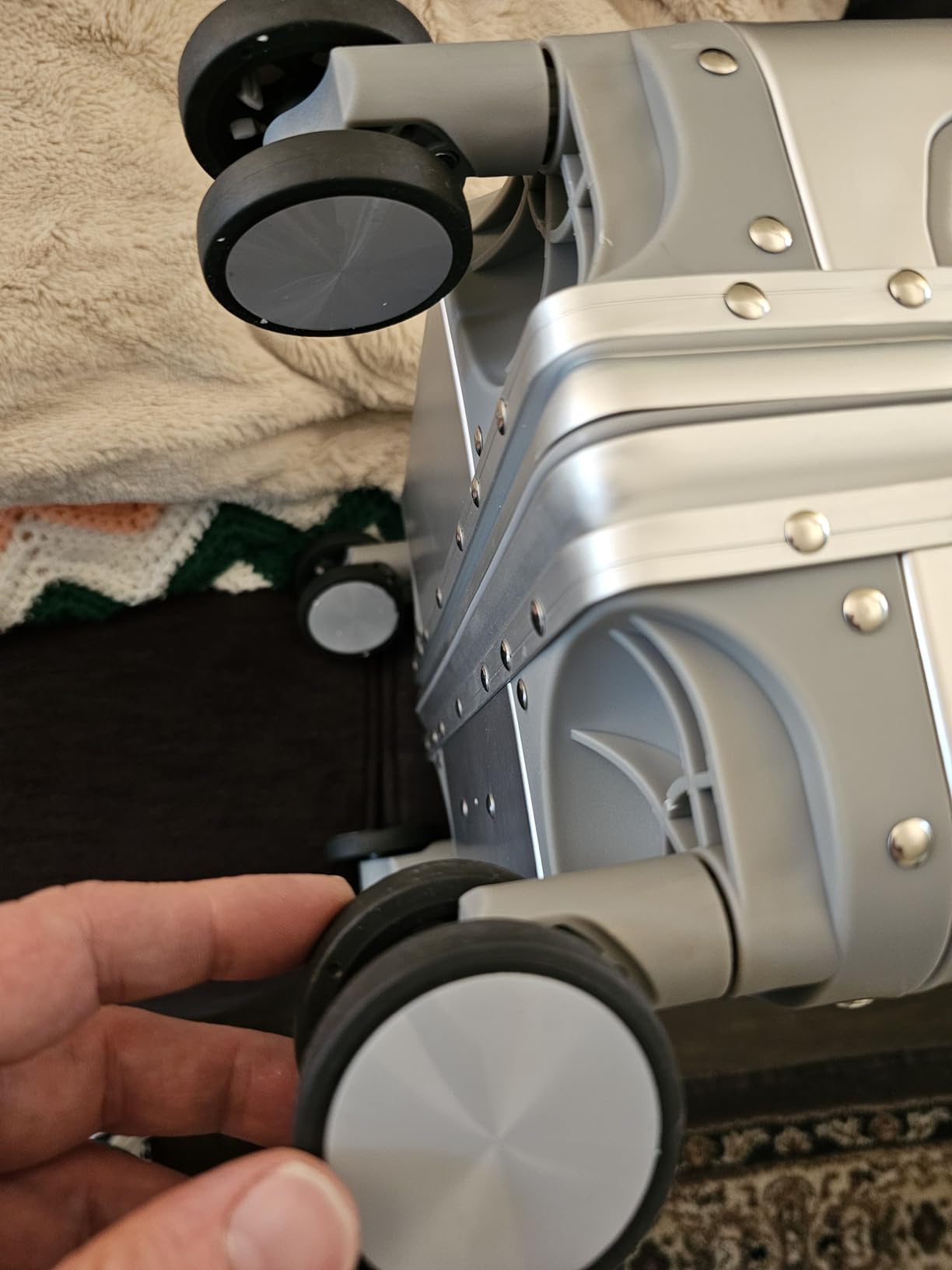 YYW All aluminum-magnesium Carry-On Luggage 20 Inch,Airline Approved Lightweight Suitcase with TSA Lock and Silent Wheels,Suitable for business travel (Silver, 20in) customer photo 1