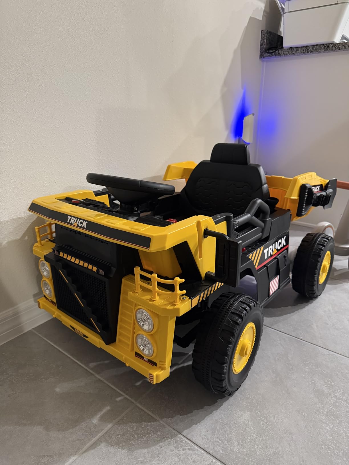 OLAKIDS Ride on Dump Truck, 12V Kids Electric Car Ride on Construction Vehicles with Remote Control, Electric Dump Bed, Shovel, Soft Start, Music, Bluetooth, Ride on Toys for Girls Boys customer photo 1