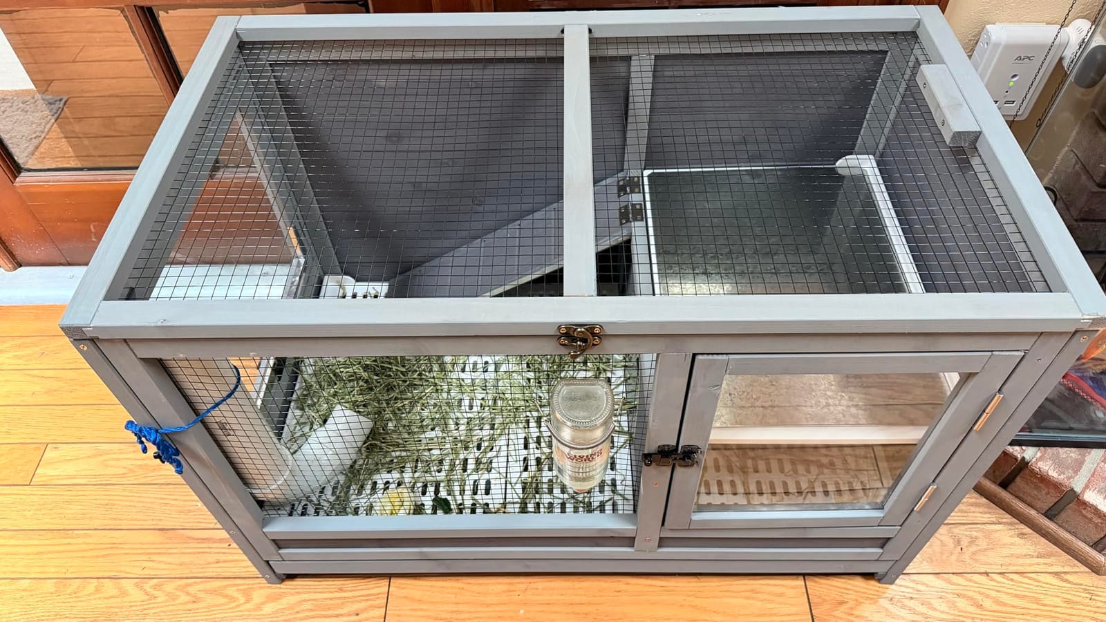 Aivituvin Wooden Guinea Pig Cages Indoor with Removable Stand, Anti Chewing Rabbit Hutch with Ramp and Wire Mesh, 2 Story Small Animals House Habitat with Pull Out Tray (Light Natural Wood) customer photo 2