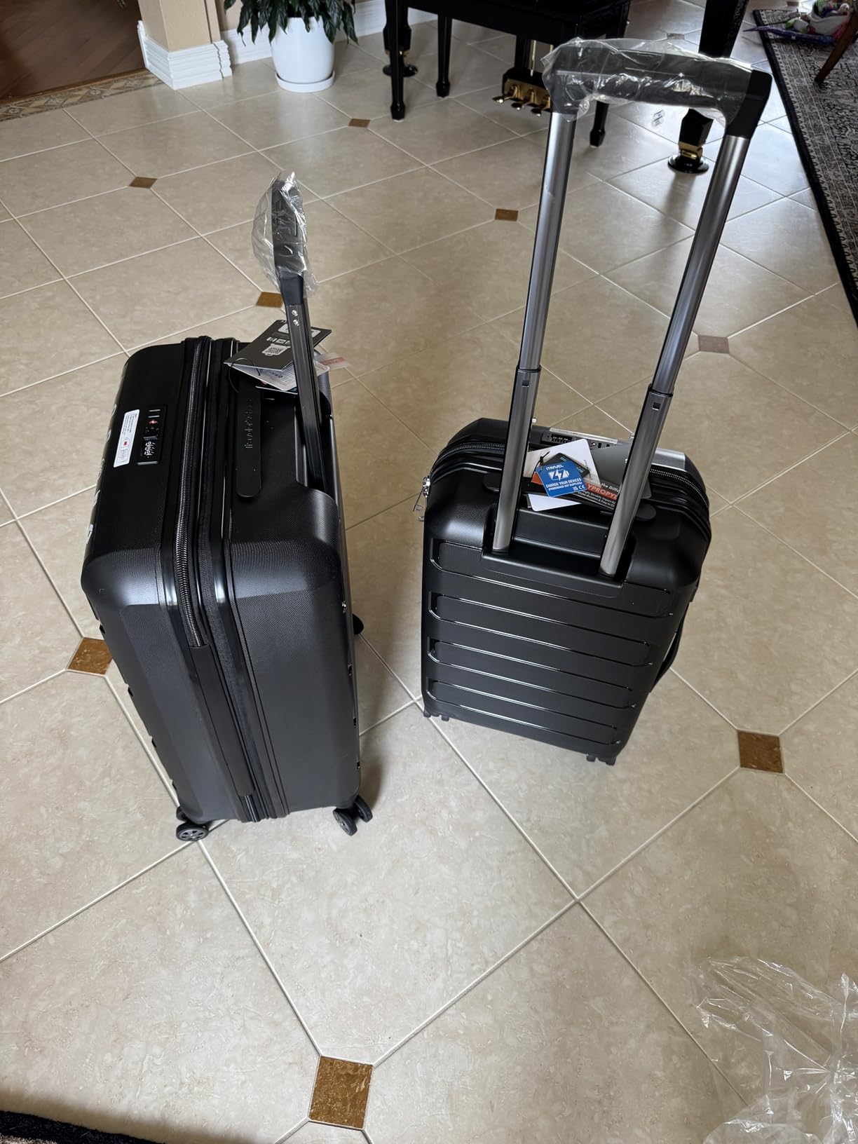 Traveler's Choice Pagosa Hardshell Expandable Luggage with Spinner Wheels, Latte Beige, 2-Piece Set (22/27) customer photo 2