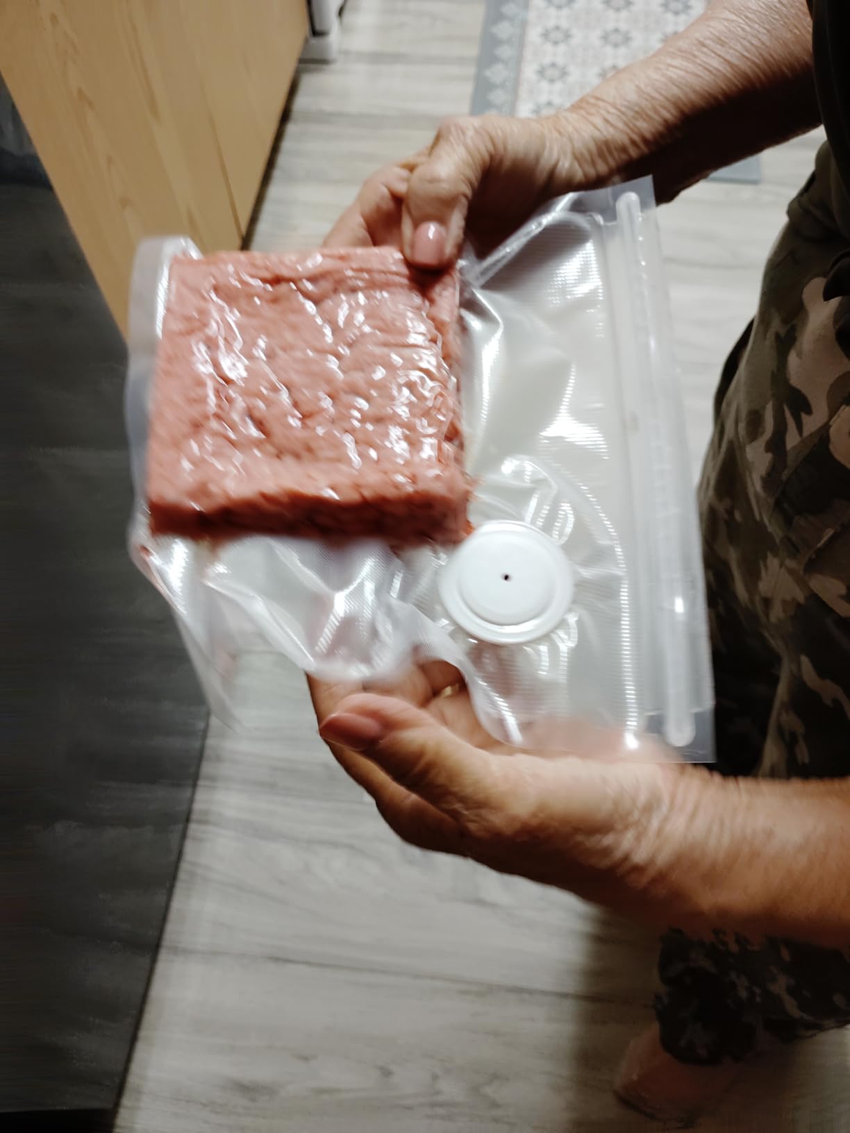 Mehomeli Compact Handheld Vacuum Sealer for Food with 30 Reusable Bags customer photo 1
