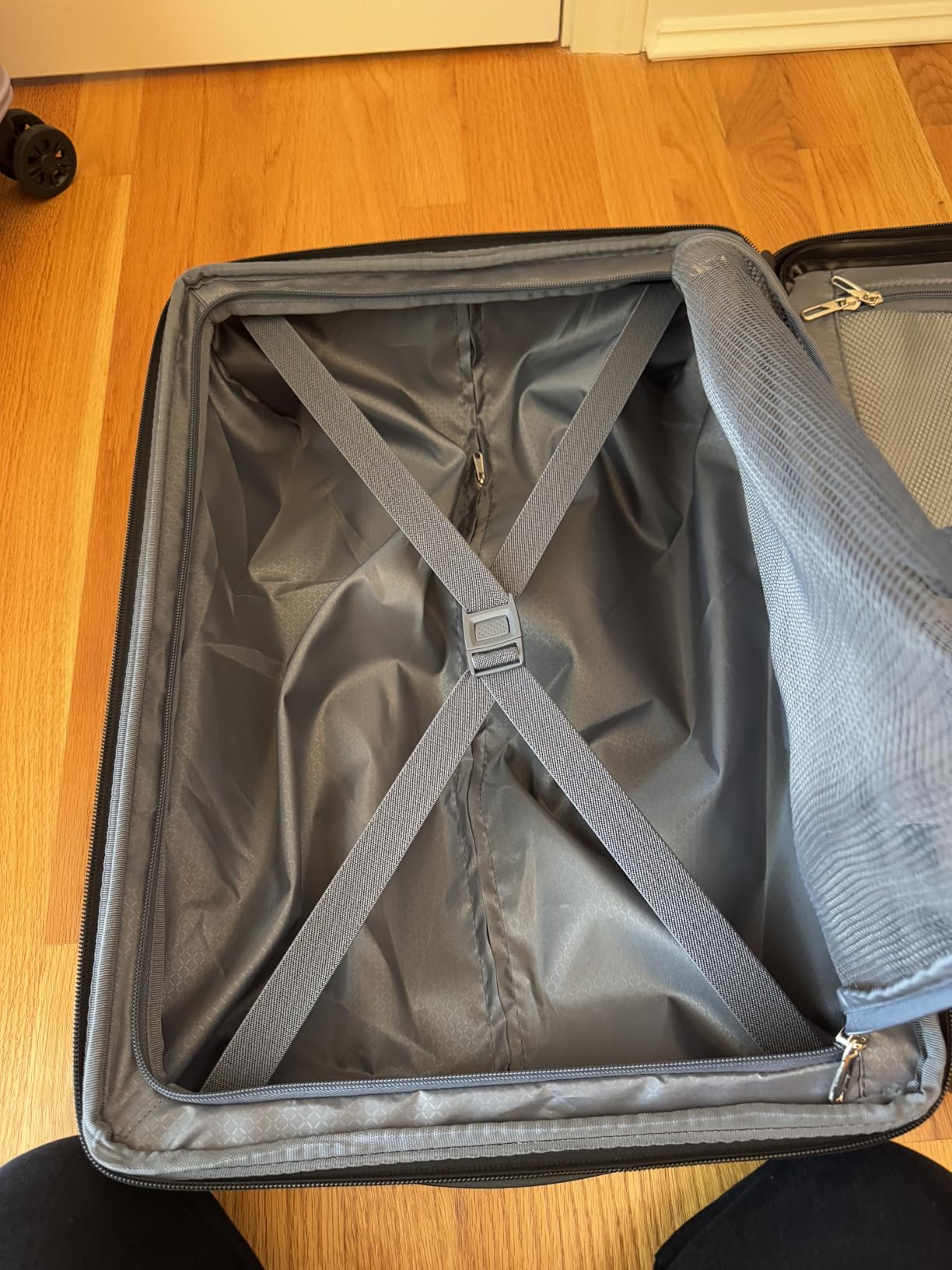 KROSER Hardside Expandable Carry On Luggage 22x14x9 Airline Approved With Front Business Pockets, 20 Inch Suitcases with Wheels, Carry on Suitcase with TSA Lock & USB Port, Black customer photo 1