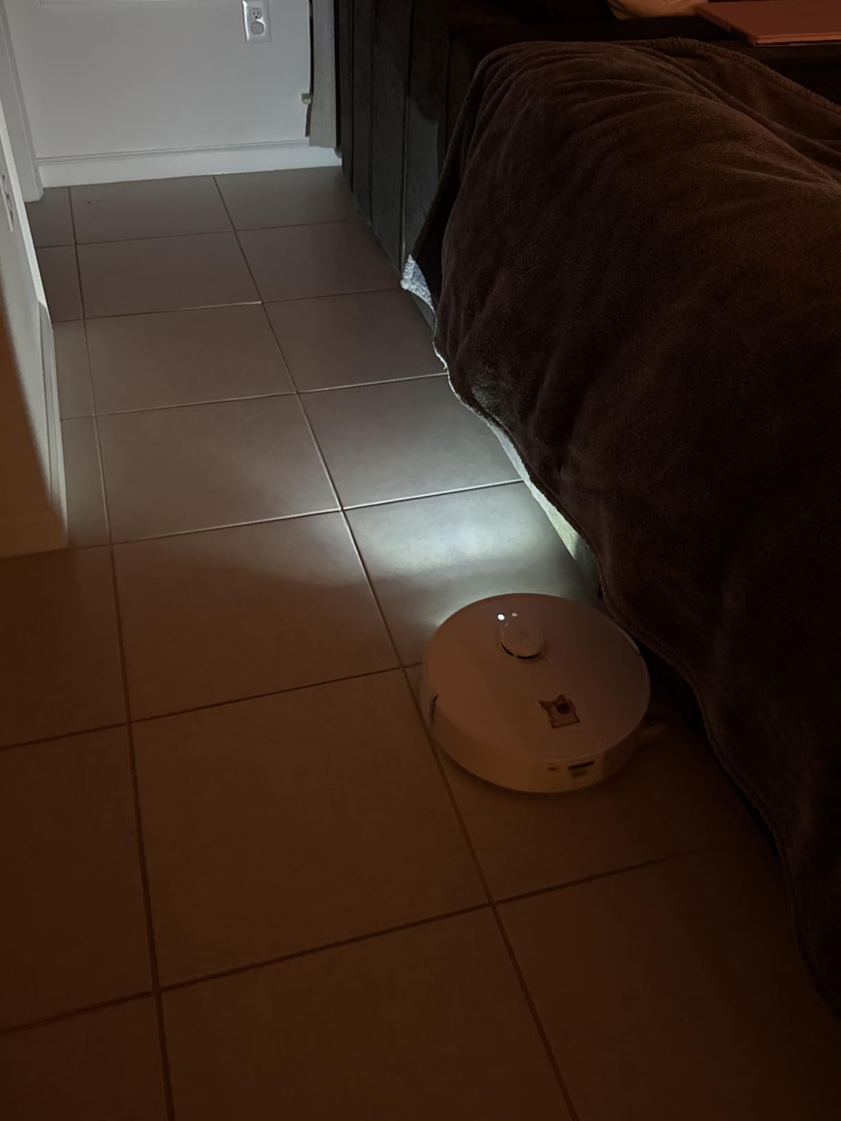 roborock Qrevo Curv 2 Flow 2026 New Robot Vacuum and Mop, 20,000 Pa, SpiraFlow Real-Time Self-Cleaning Roller Mop, Dual Zero-Tangle, AI Obstacle Avoidance, Heat-Washes & Dries Mop, Carpet Protection customer photo 2