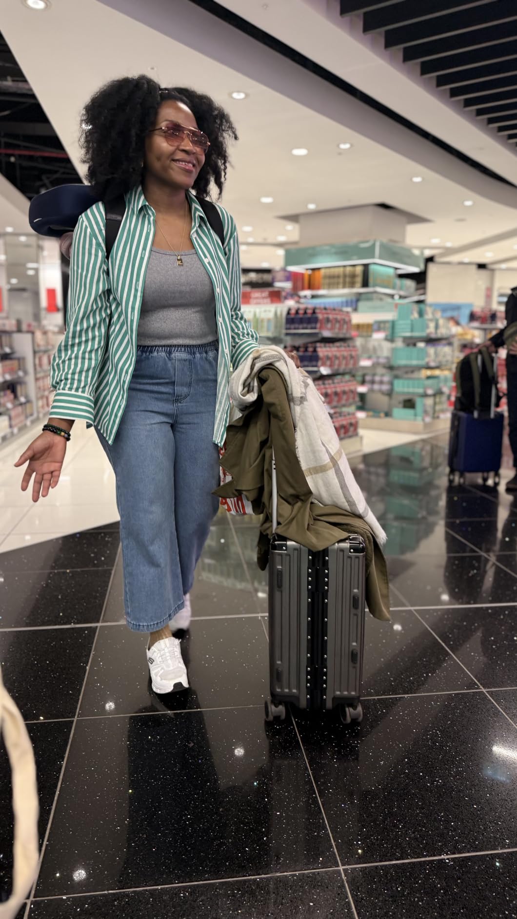 Carry On Luggage, Zipperless Aluminum Frame Suitcase, Blue, 20 in customer photo 2