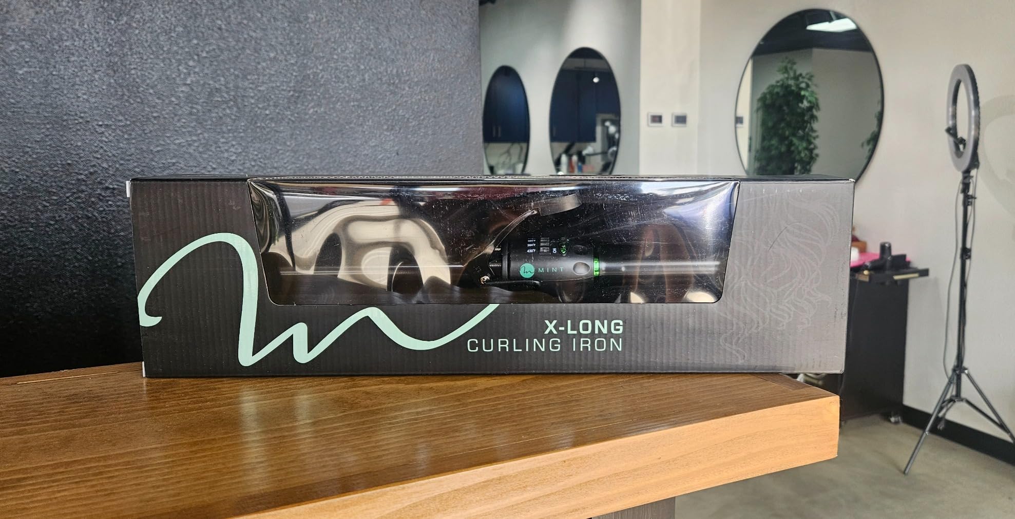 MINT X-Long 1.5 Inch Ceramic Ionic Curling Iron for Long Hair customer photo 2