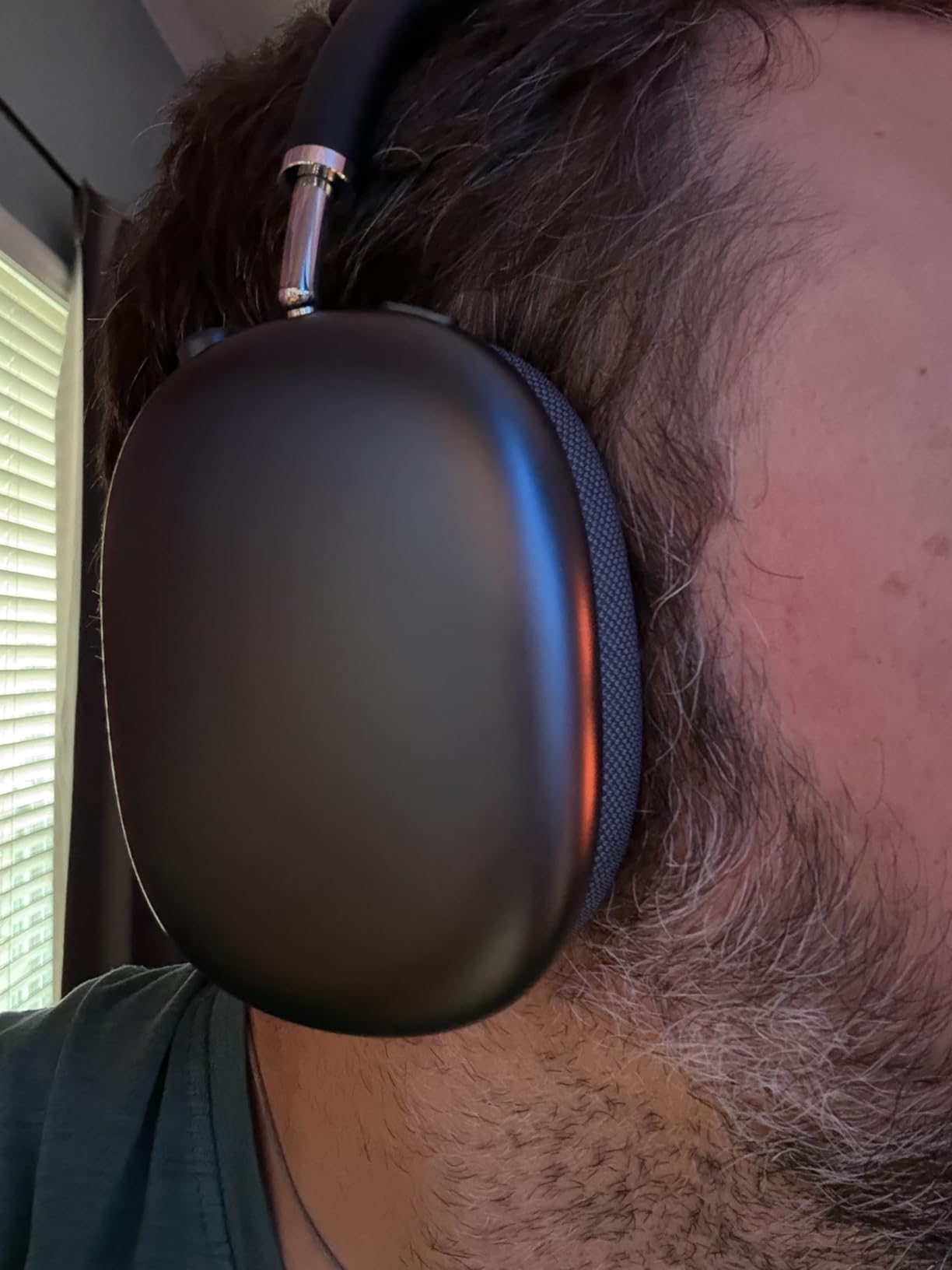 Apple AirPods Max 2 Wireless Over-Ear Headphones – Midnight customer photo 1